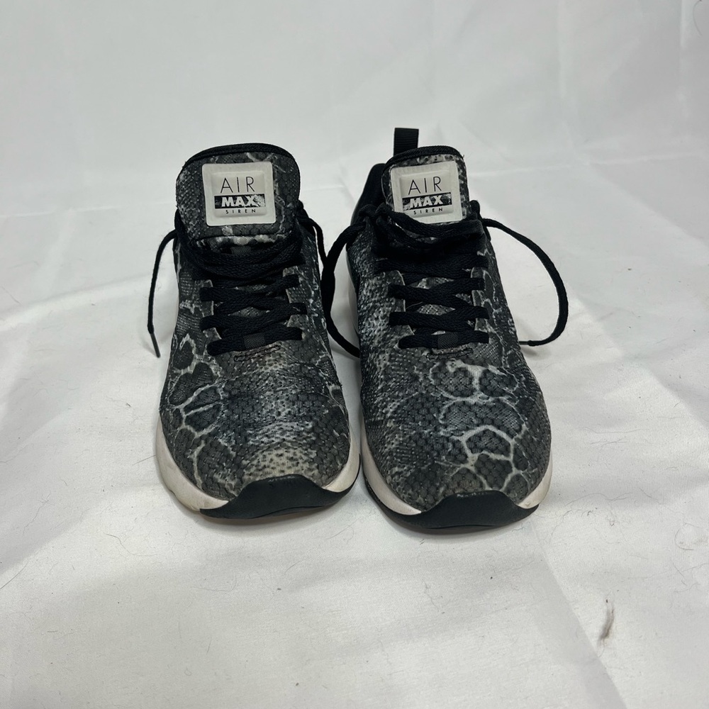 Nike Air Max Siren Sneakers